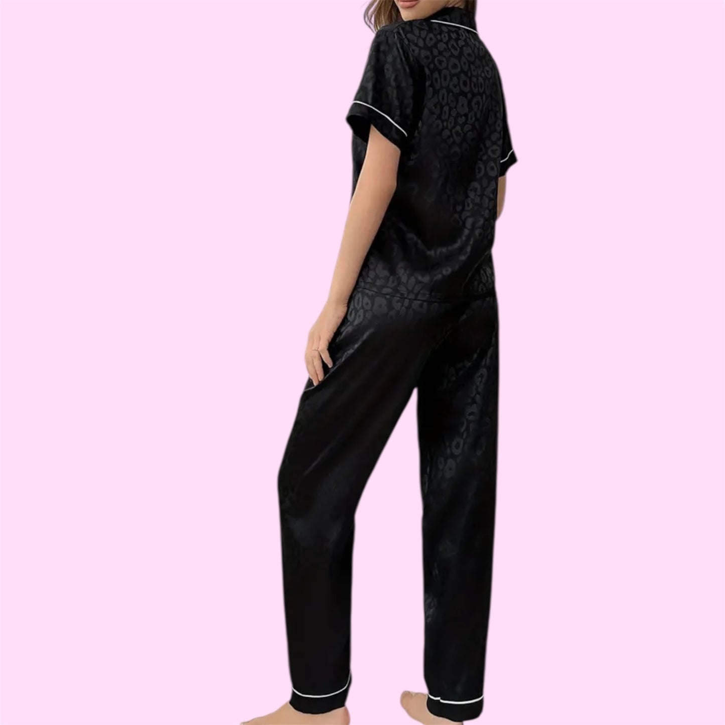 Set Pijama Satén 'Abrazo de Seda' (Manga Corta y Pantalón) | Manuelita LO