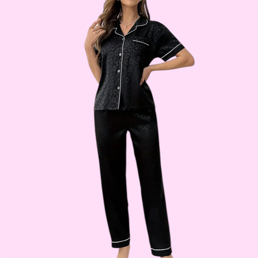 Set Pijama Satén 'Abrazo de Seda' (Manga Corta y Pantalón) | Manuelita LO